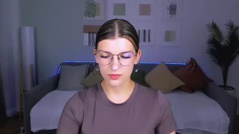 Snapshot of annathorne chatting on 06-10-26, 03:50 Im Anna online show from 06-10-26, 03:50