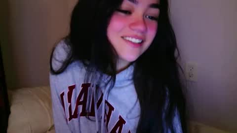 Snapshot of annatigarr chatting on 10-15-25, 03:50 meow online show from 10-15-25, 03:50