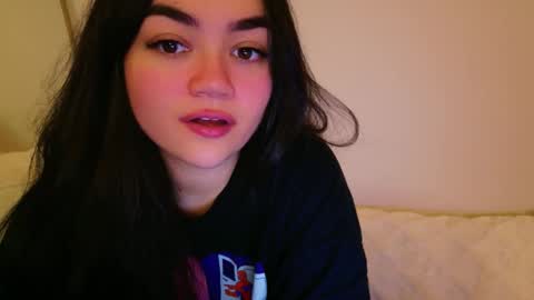 Snapshot of annatigarr chatting on 11-04-25, 01:48 meow online show from 11-04-25, 01:48