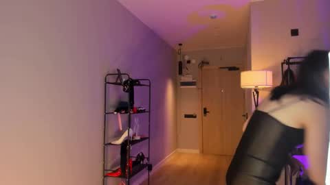 Anna online show from 10-10-25, 06:07