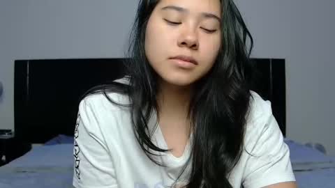 Snapshot of annaxnasty chatting on 09-17-25, 04:25 Anna online show from 09-17-25, 04:25