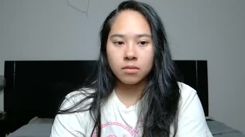 Snapshot of annaxnasty chatting on 06-11-26, 02:53 Anna online show from 06-11-26, 02:53