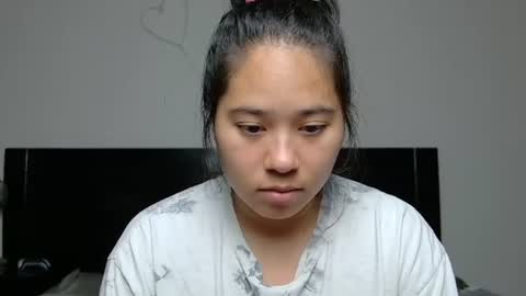 Snapshot of annaxnasty chatting on 06-12-26, 01:37 Anna online show from 06-12-26, 01:37