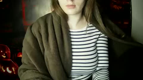 Snapshot of annbelll chatting on 10-21-25, 05:13 Bella online show from 10-21-25, 05:13