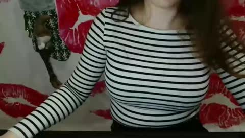 Snapshot of annbelll chatting on 11-03-25, 06:09 Bella online show from 11-03-25, 06:09