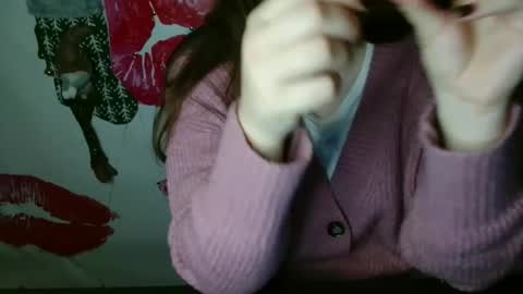 Snapshot of annbelll chatting on 11-06-25, 06:09 Bella online show from 11-06-25, 06:09