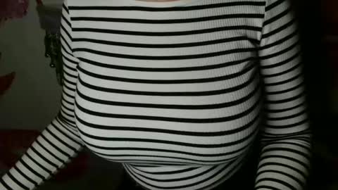 Snapshot of annbelll chatting on 11-21-25, 07:12 Bella online show from 11-21-25, 07:12