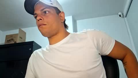 Snapshot of anndyhardy11 chatting on 12-16-24, 01:11 Anndy Hardy online show from 12-16-24, 01:11