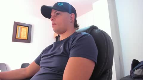 Snapshot of anndyhardy11 chatting on 01-02-25, 02:35 Anndy Hardy online show from 01-02-25, 02:35