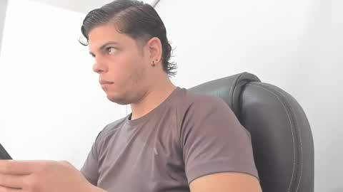 Snapshot of anndyhardy11 chatting on 01-22-25, 01:53 Anndy Hardy online show from 01-22-25, 01:53