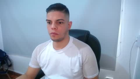 Snapshot of anndyhardy11 chatting on 02-21-25, 04:16 Anndy Hardy online show from 02-21-25, 04:16