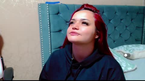 Snapshot of anne_julienne chatting on 01-25-25, 11:43       online show from 01-25-25, 11:43