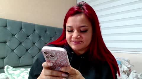 Snapshot of anne_julienne chatting on 01-31-25, 11:24       online show from 01-31-25, 11:24