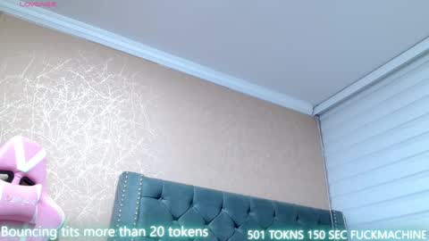 Snapshot of anne_julienne chatting on 03-09-25, 11:03       online show from 03-09-25, 11:03