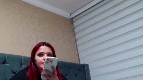 Snapshot of anne_julienne chatting on 09-17-25, 12:34       online show from 09-17-25, 12:34