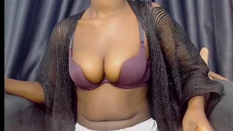 Snapshot of anne_xxxx chatting on 10-19-25, 08:31 ann online show from 10-19-25, 08:31
