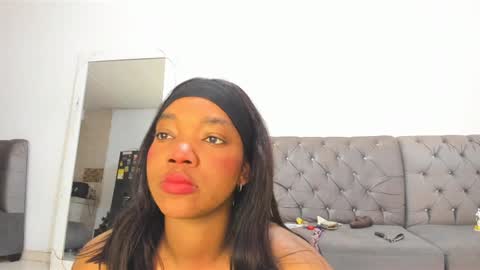 Snapshot of annebullocks chatting on 01-28-25, 11:49 Annie online show from 01-28-25, 11:49