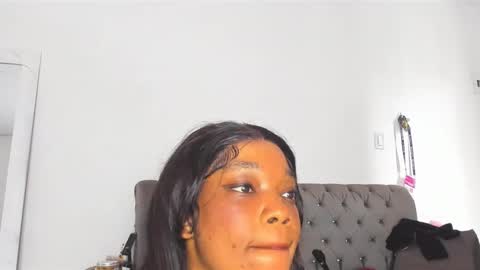 Snapshot of annebullocks chatting on 03-09-25, 02:10 Annie online show from 03-09-25, 02:10