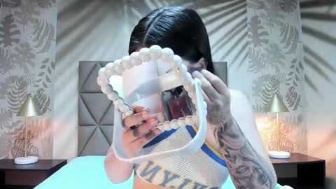 Anne online show from 06-08-26, 03:07