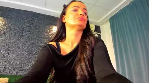 annesins online show from 10-25-25, 07:30