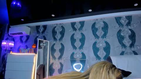 Ana online show from 11-15-25, 04:43