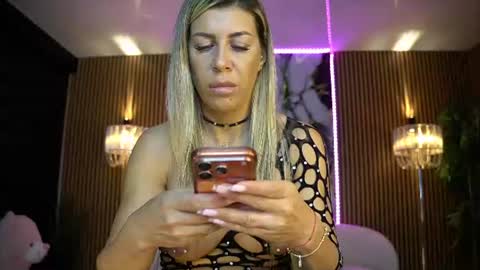 Ana online show from 06-15-26, 04:58