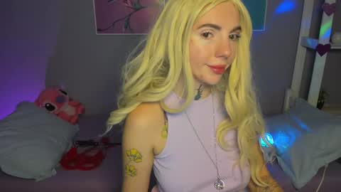 Snapshot of annetenet chatting on 01-27-25, 07:35 Annet online show from 01-27-25, 07:35