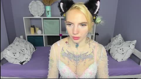 Snapshot of annetenet chatting on 02-07-25, 07:29 Annet online show from 02-07-25, 07:29