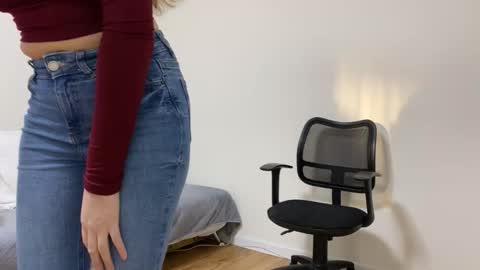 Ann  Serj online show from 03-18-26, 01:14