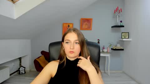 Snapshot of annewilsonn chatting on 11-07-25, 12:16 annewilsonn online show from 11-07-25, 12:16