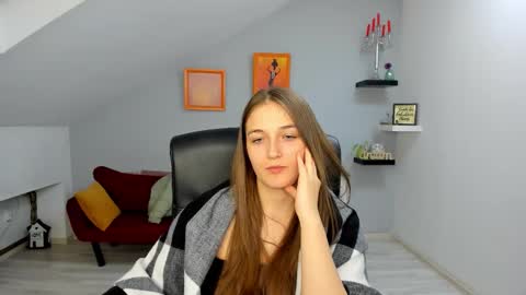 Snapshot of annewilsonn chatting on 01-16-26, 03:38 annewilsonn online show from 01-16-26, 03:38