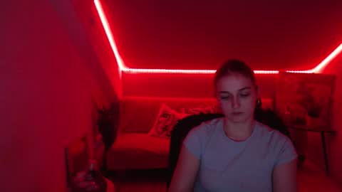 Snapshot of annewilsonn chatting on 02-03-26, 01:27 annewilsonn online show from 02-03-26, 01:27