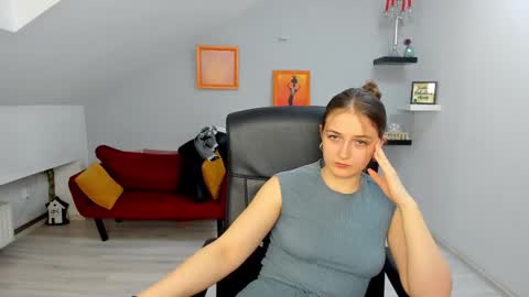 Snapshot of annewilsonn chatting on 02-09-26, 12:09 annewilsonn online show from 02-09-26, 12:09