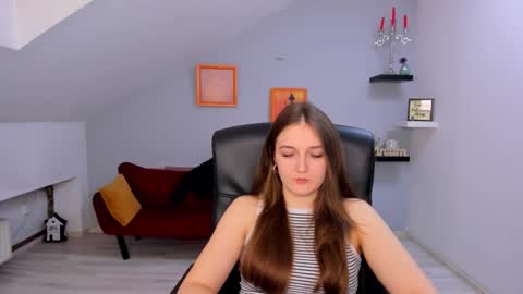 Snapshot of annewilsonn chatting on 02-27-26, 12:27 annewilsonn online show from 02-27-26, 12:27