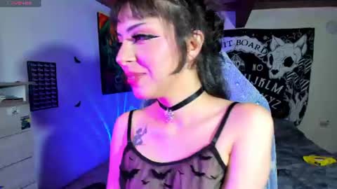 Snapshot of anni_420_ chatting on 06-30-26, 08:37 Nikoll online show from 06-30-26, 08:37