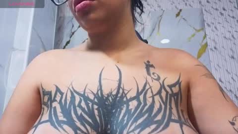 Snapshot of anni_acker_b chatting on 04-28-26, 12:43 Anni acker b online show from 04-28-26, 12:43