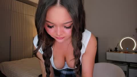 Annie online show from 06-07-26, 02:43
