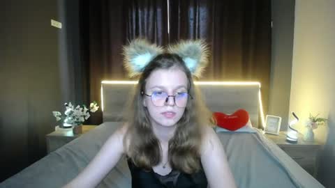 Snapshot of annibrownss chatting on 07-28-26, 11:17 Anni online show from 07-28-26, 11:17