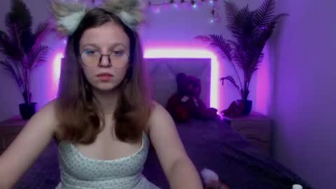 Snapshot of annibrownss chatting on 07-29-26, 06:33 Anni online show from 07-29-26, 06:33