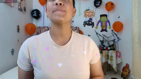 Anna online show from 10-31-25, 03:07