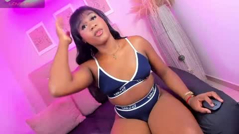 annie_dolce_ online show from 05-30-26, 09:45