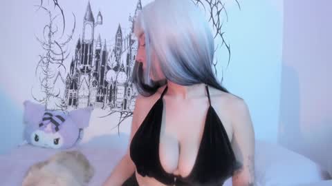 Snapshot of annie_gr chatting on 12-14-24, 06:13 annie  online show from 12-14-24, 06:13
