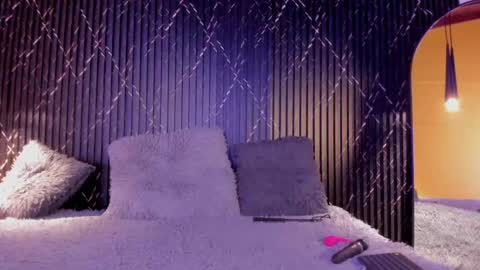 Annie online show from 10-31-25, 11:39