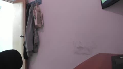 Snapshot of annie_rosse1017 chatting on 04-26-26, 09:45 annie_rosse1017 online show from 04-26-26, 09:45