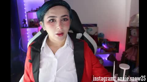 Snapshot of annie_snow_ chatting on 12-21-24, 07:49 JEANNE no olvides seguirme dont forget follow me  uu online show from 12-21-24, 07:49