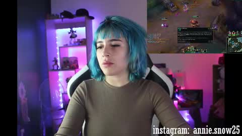 Snapshot of annie_snow_ chatting on 01-10-25, 02:57 JEANNE no olvides seguirme dont forget follow me  uu online show from 01-10-25, 02:57