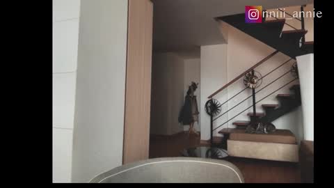 Snapshot of annie_snow_ chatting on 10-15-25, 06:41 JEANNE no olvides seguirme dont forget follow me  uu online show from 10-15-25, 06:41