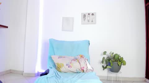 Annie online show from 12-13-25, 07:53