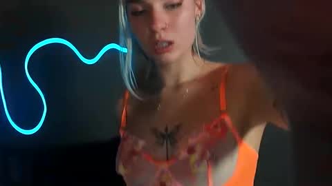 Snapshot of annieangel18 chatting on 01-03-25, 11:46 ONLY FANS online show from 01-03-25, 11:46