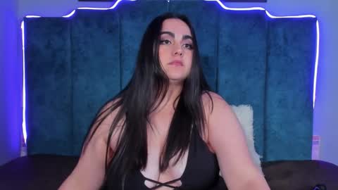 Snapshot of annieesweett_ chatting on 01-14-26, 03:01 Annie Sweet Cherry online show from 01-14-26, 03:01